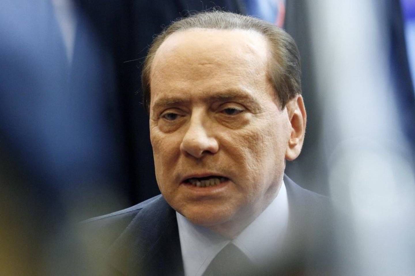 S.Berlusconi savo partneriui valdančiojoje koalicijoje pažadėjo naujus rinkimus 2012 metų kovą.
