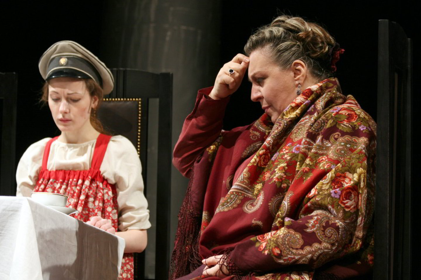 Iš pirmo žvilgsnio komiško spektaklio tragizmą atskleidžia visi Maskvos dailės teatro aktoriai, kuriantys aiškius, kartais grubius, bet kartais iki poezijos užaugančius paveikslus.