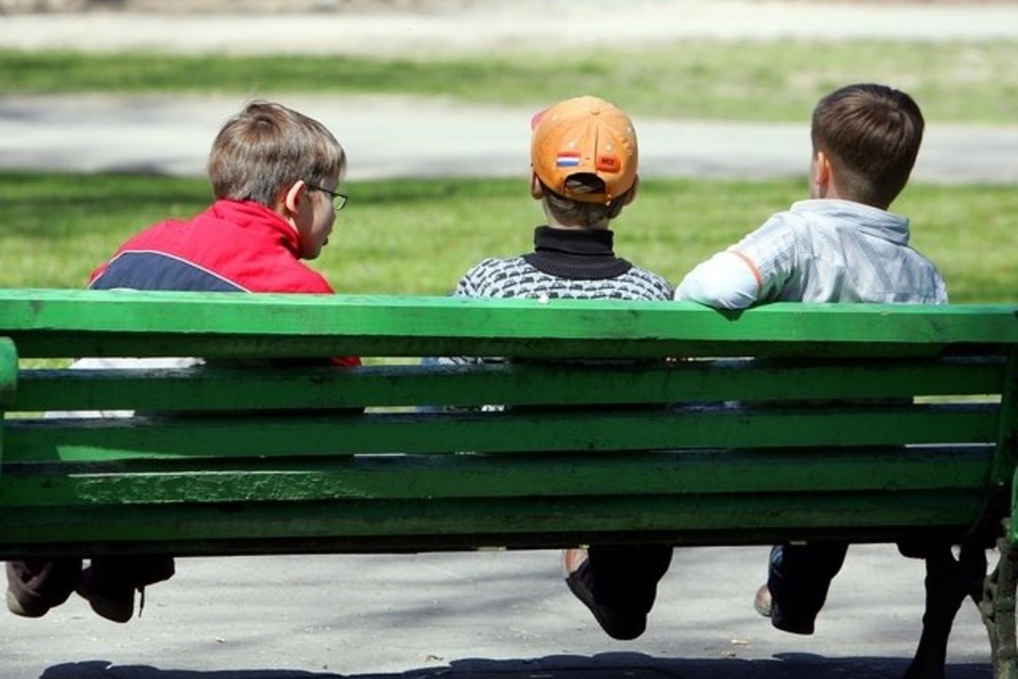 Apklausos rezultatai taip pat rodo, kad kas ketvirtas (23,7 proc.) tėvas nekontroliuoja, kur vaikas išleidžia pinigus, beveik trys ketvirtadaliai tėvų (70,5 proc.) vaikų išlaidas aptaria žodžiu, o 9 proc. - prašo atnešti pirkinių čekius.