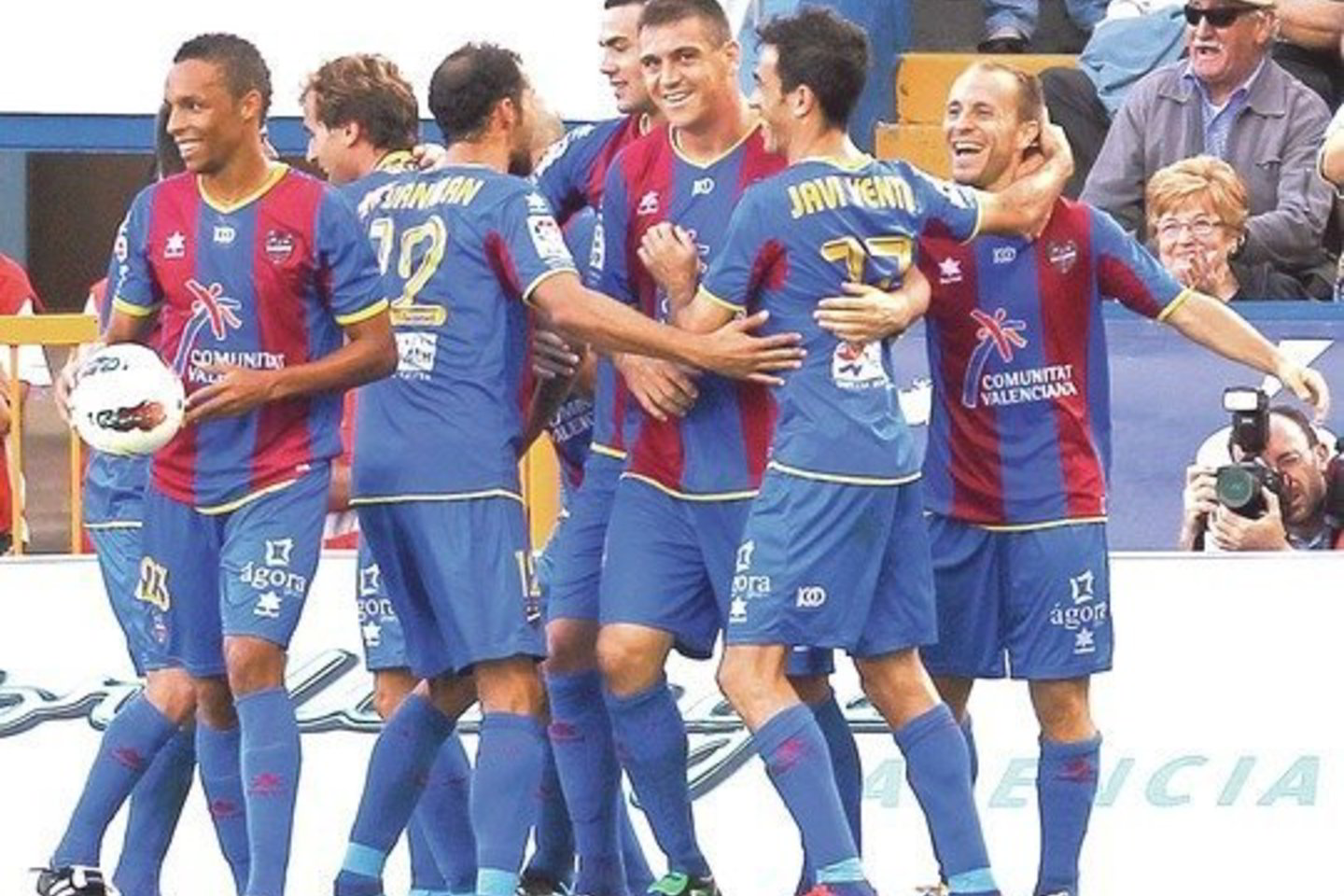 Ispanijos futbolo čempionato pradžioje stebina „Levante” komanda, pirmą kartą per 102 metus tapusi lydere.