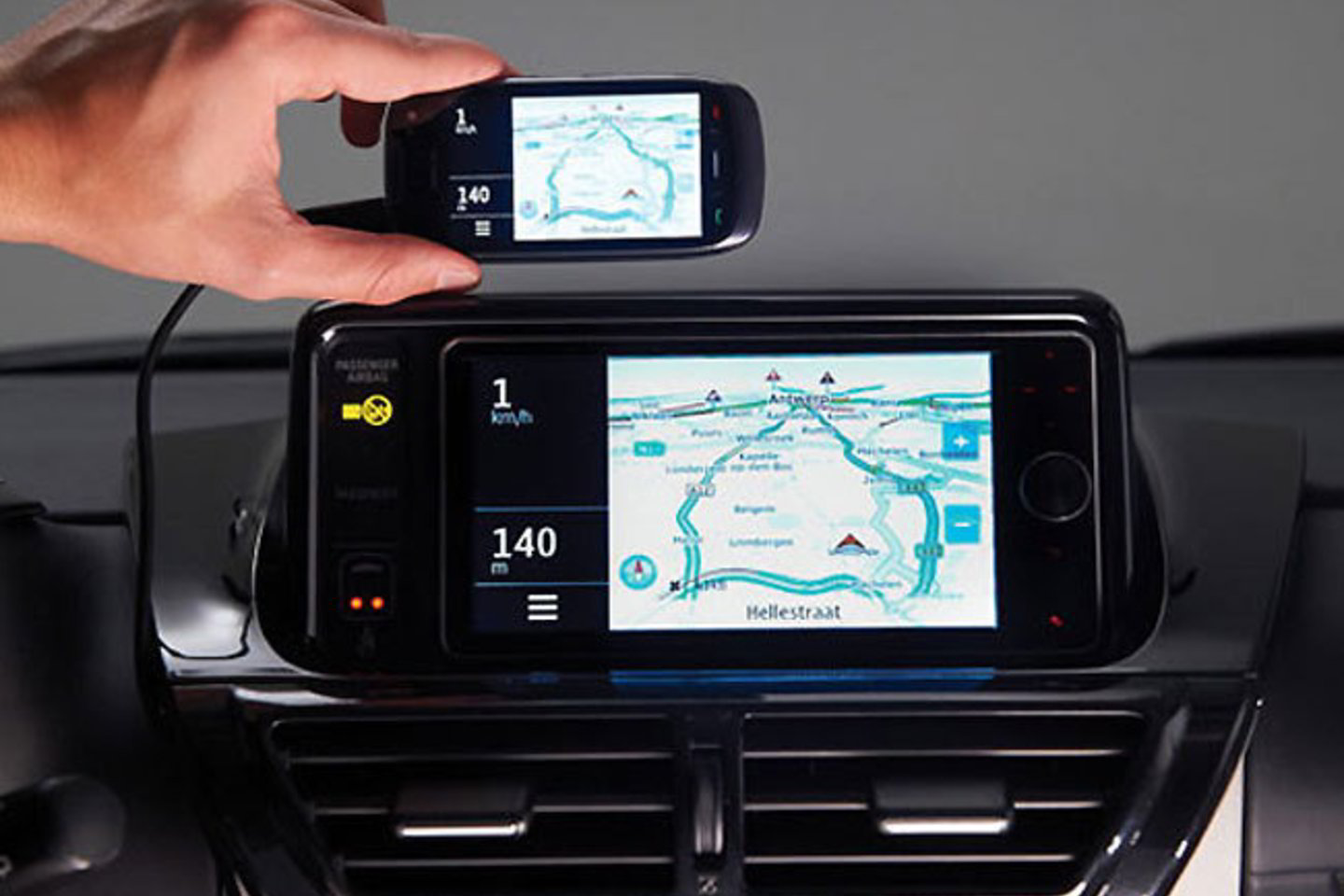 Neregėtas išmaniojo telefono ir automobilio ryšio galimybes siūlantį „Toyota Touch Life“ automobiliui „Toyota iQ“ bus galima įsigyti dar šių metų pabaigoje tam tikrose rinkose.