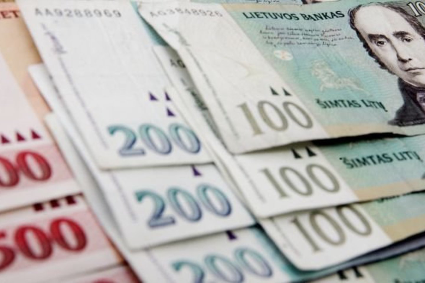 Šiais metais bendrosios pridėtinės vertės pokytis visose veiklos rūšių grupėse buvo teigiamas.