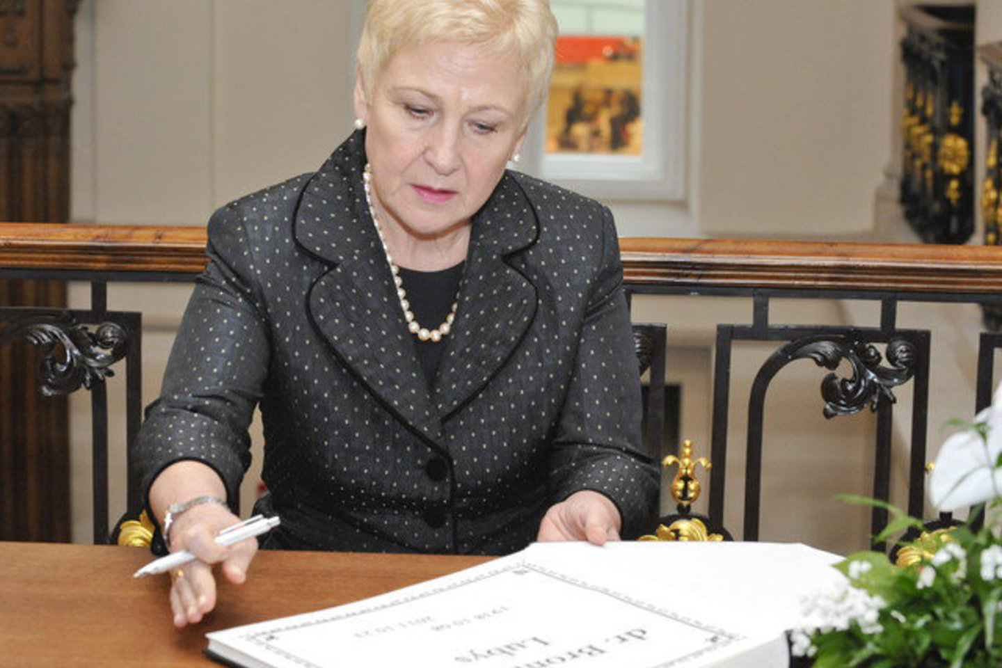 Seimo Pirmininkė paragino atidžiau pažvelgti į savo kelią ir pamatyti, kad jame nesame vieni.