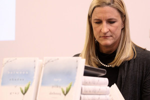 Romaną apie tremtį autorė teigia knygą perrašiusi aštuonis kartus, kad būtų mažiau siaubo