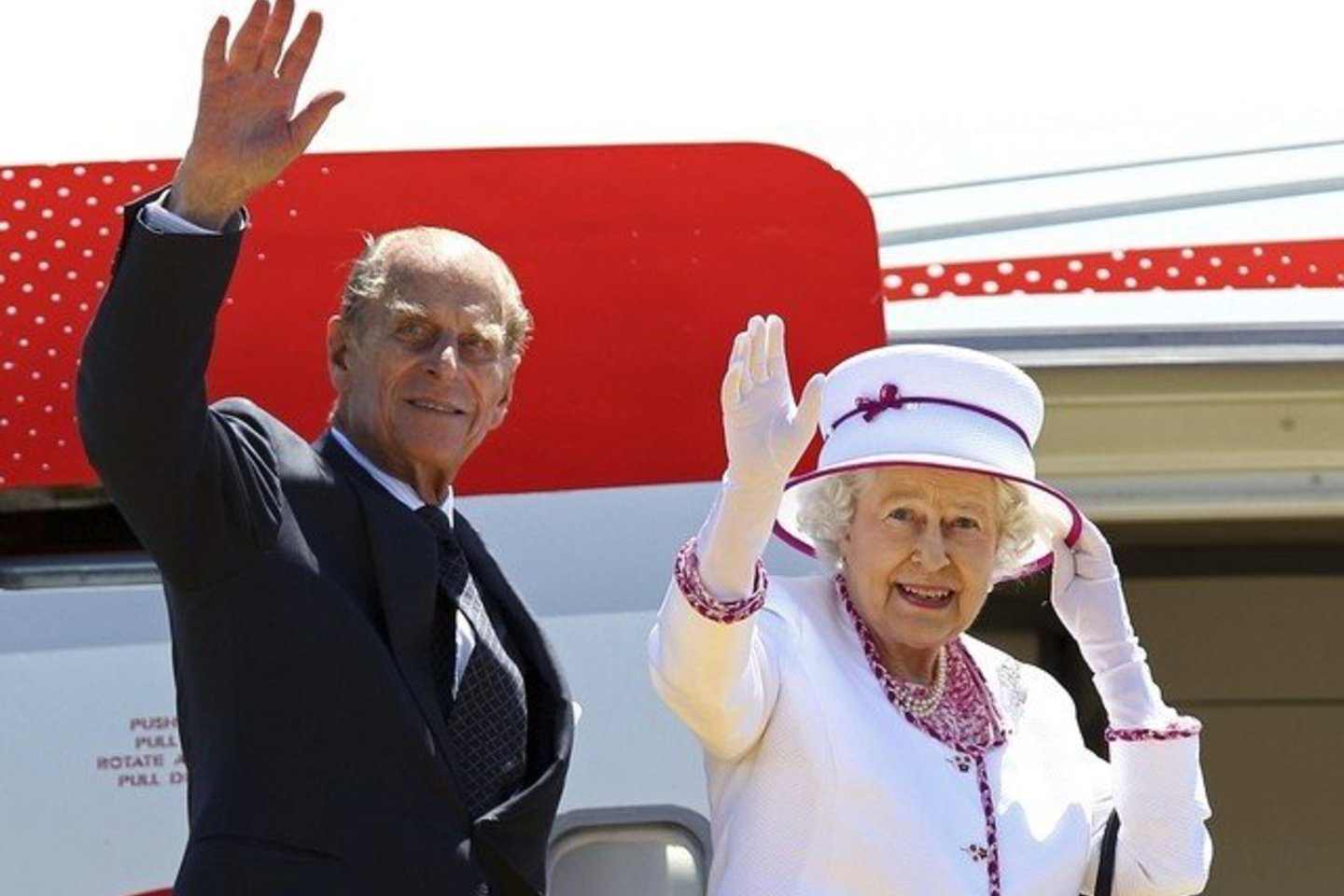 Didžiosios Britanijos karalienė Elizabeth II su vyru išvyko iš Australijos.