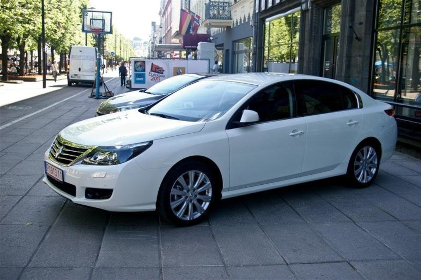 "Renault Latitude" - didelis, solidus, tačiau nenustebinęs jokiomis techninėmis inovacijomis.