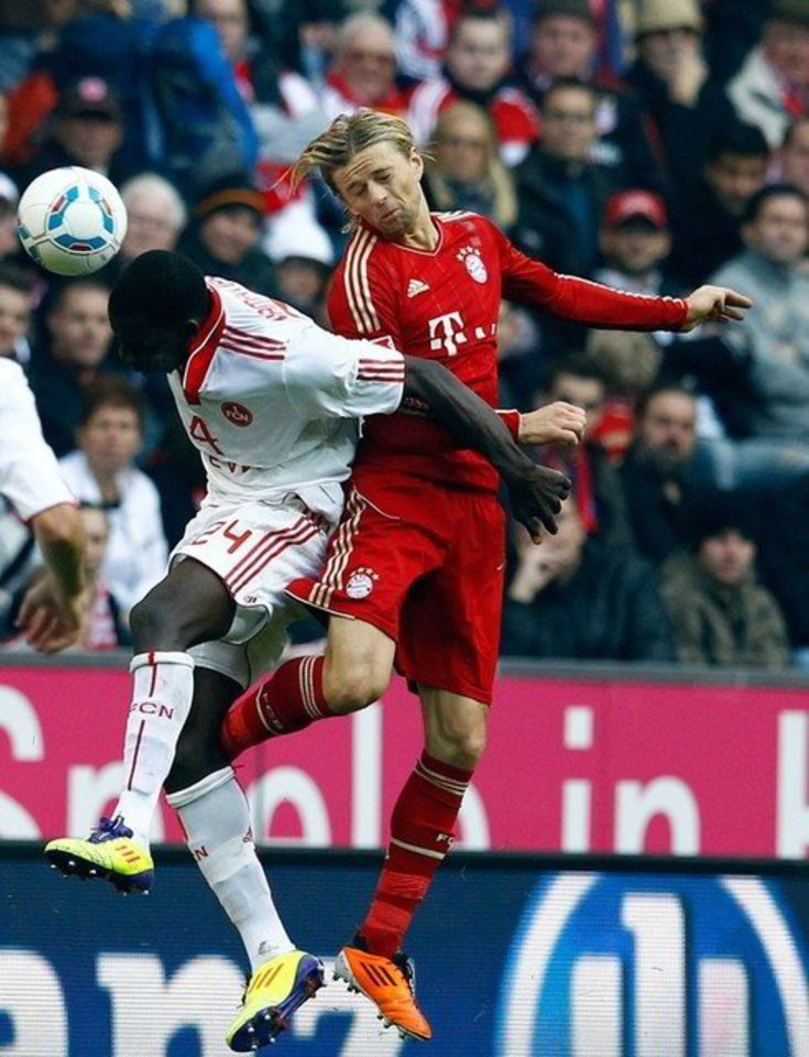 "Bayern" futbolininkai (raudonos aprangos) "Bundesliga" čempionate 4:0 sutriuškino "Nurnberg" komandą.