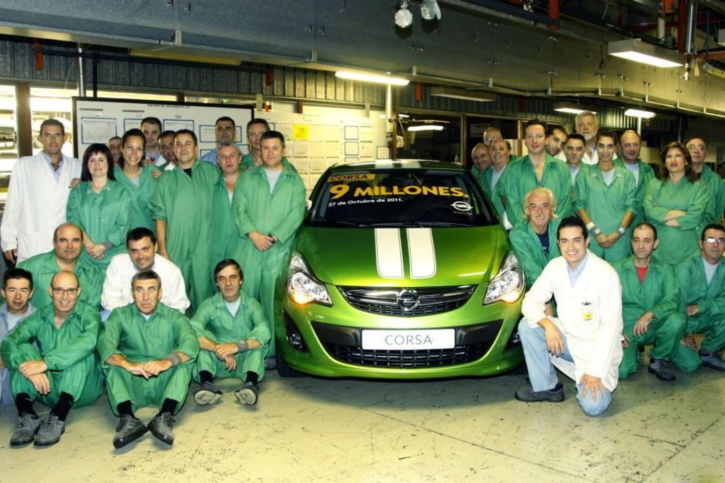 „Opel“ gamykla Saragosoje (Ispanija) švenčia - čia pagamintas 9-milijonasis „Corsa“. Penkių durų, devintasis milijoninis automobilis Saragosoje pagamintas klientui iš Vokietijos.