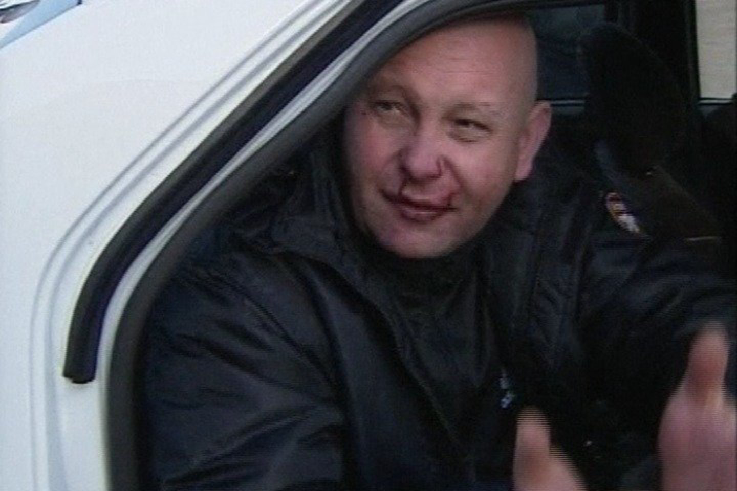 Vyriškis apdaužė 17 automobilių.