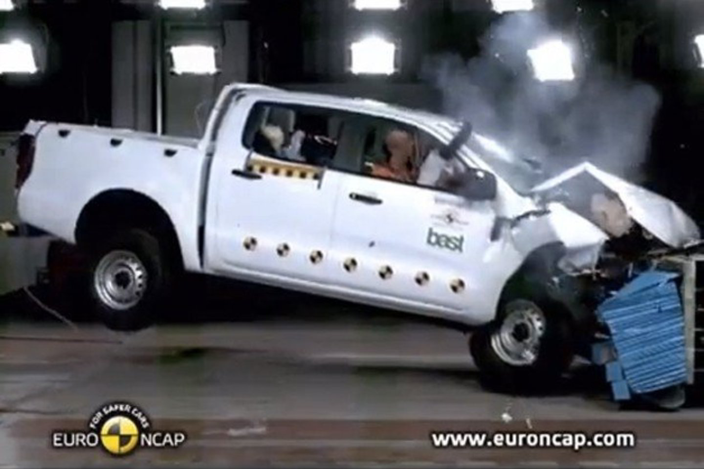 Praėjusią savaitę „Ford Ranger“ tapo pirmuoju pikapu, Europos naujų automobilių vertinimo programos „Euro NCAP“ vertinimų įstorijoje, pelniusiu aukščiausią saugumo įvertinimą – penkias žvaigždutes.