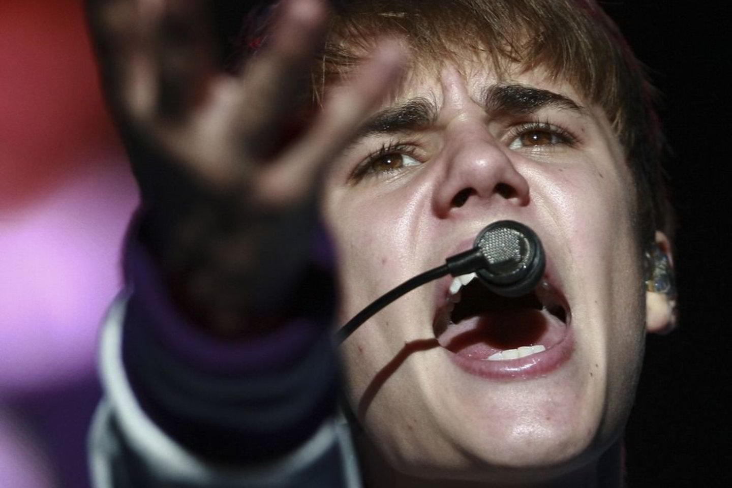 Amerikietė sakėsi praėjusiais metais mylėjusis su J.Bieberiu scenos užkulisiuose per vieną iš jo koncertų.