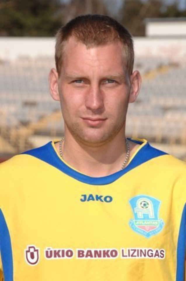 E.Užkuraitis.