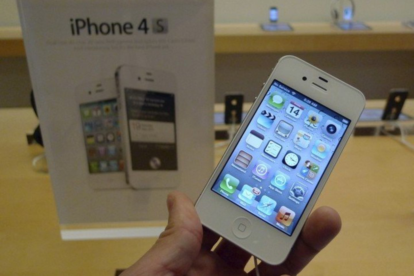 Kai spalį pasirodė naujasis „iPhone 4S“, buvo pažadėta, jog jo baterija bus kokybiškesnė nei ankstesnių modelių.