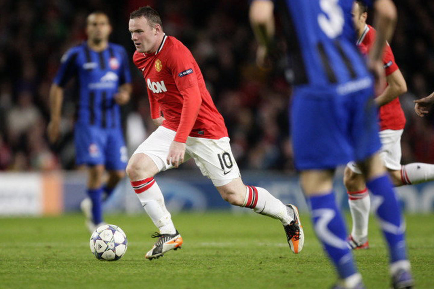 W.Rooney "Manchester United" komandoje demonstruoja gerą žaidimą.