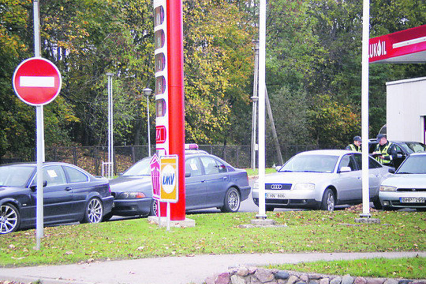 Patruliai šalia Aleksoto turgaus esančiose gatvėse nuolat baudžia nedrausmingus vairuotojus, tačiau reikalai negerėja.