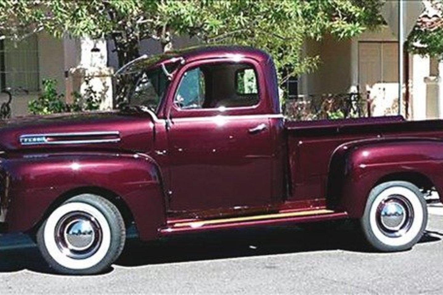 Prieš patekdamas į Nevados kalėjimo dirbtuves šis 1948-ųjų pikapas „Ford F-1” trūnijo viename Nebraskos kaime.