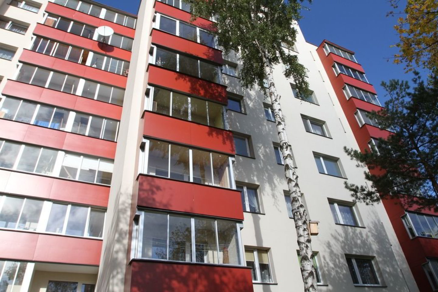 STT nustatė, kad vykdant rangos darbų konkursus dėl keleto daugiabučių namų renovavimo, buvo piktnaudžiaujama tarnyba, konkursų sąlygose reikalavimai pateikiami taip, kad būtų suteikiama galimybė juos laimėti iš anksto numatytai statybų bendrovei.