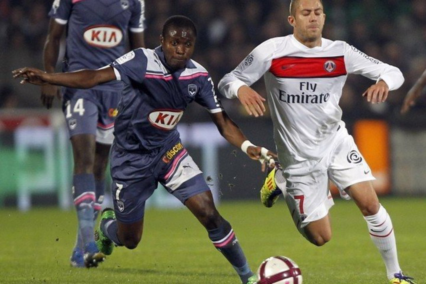 „Paris Saint-Germain“ (balti marškinėliai“ ir Bordo „Girondins“ mačo akimirkos.