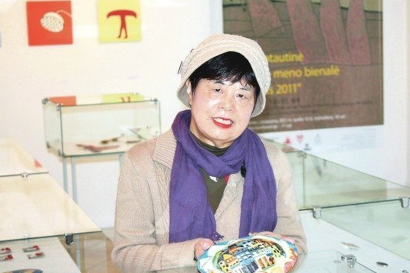 Bienalėje geriausiu pripažintame japonės H.Hayatos kūrinyje – delnuose laikomas Porto miesto vaizdelis.