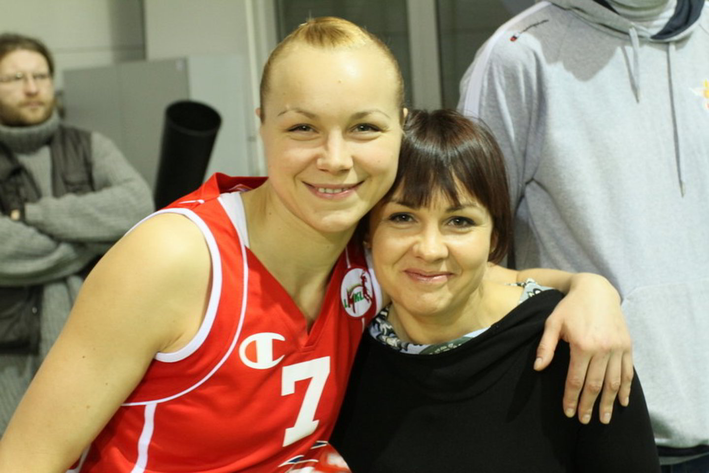A.Bimbaitė (kairėje) skina pergales.