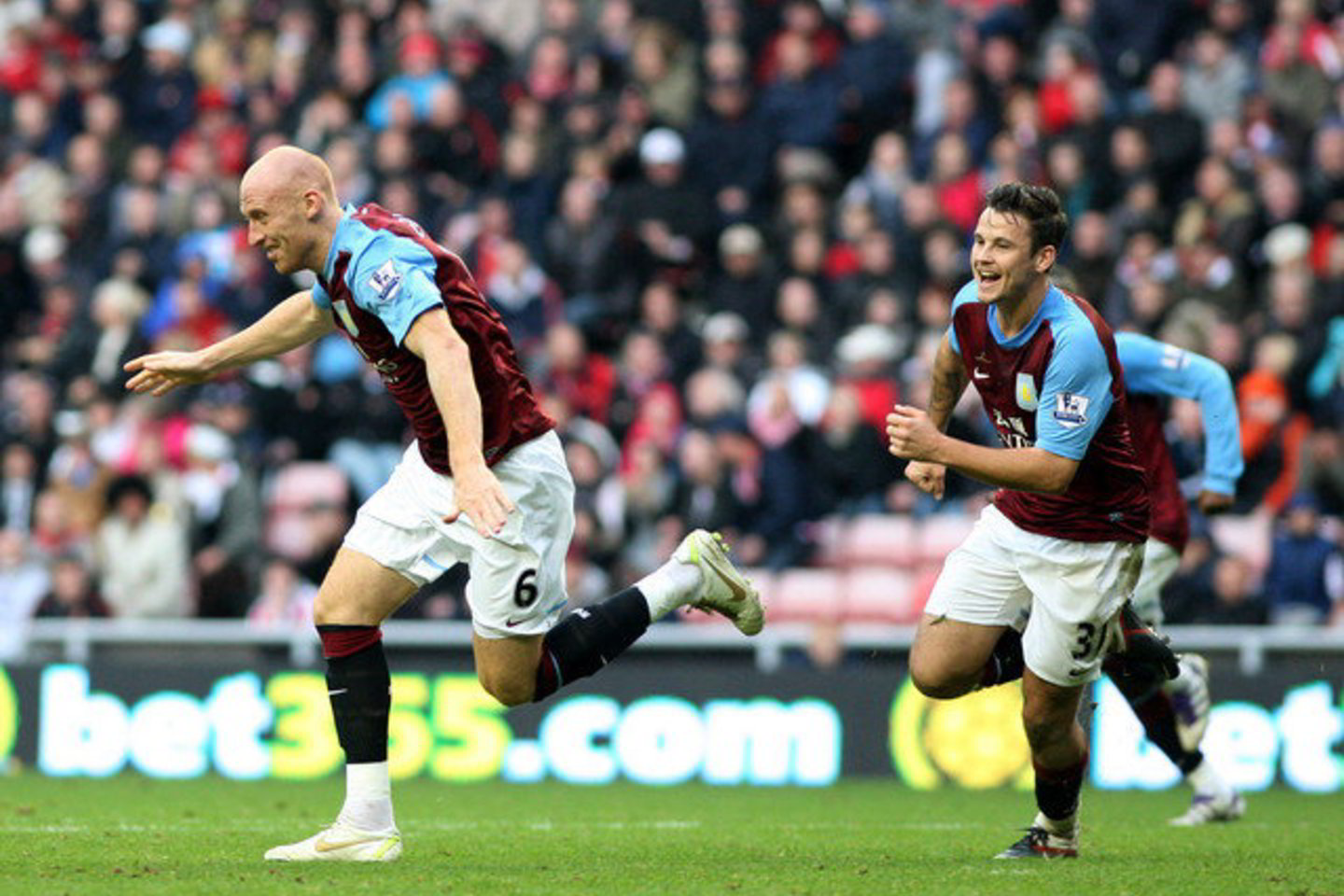 Geresnių rezultatų siekdama „Aston Villa“ komanda į pagalbą pasitelkė kariuomenę.