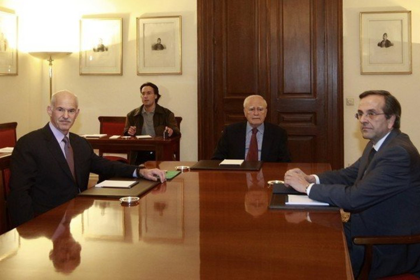 G.Papandreou (kairėje) sutiko trauktis, jei bus buriama koalicinė vyriausybė.