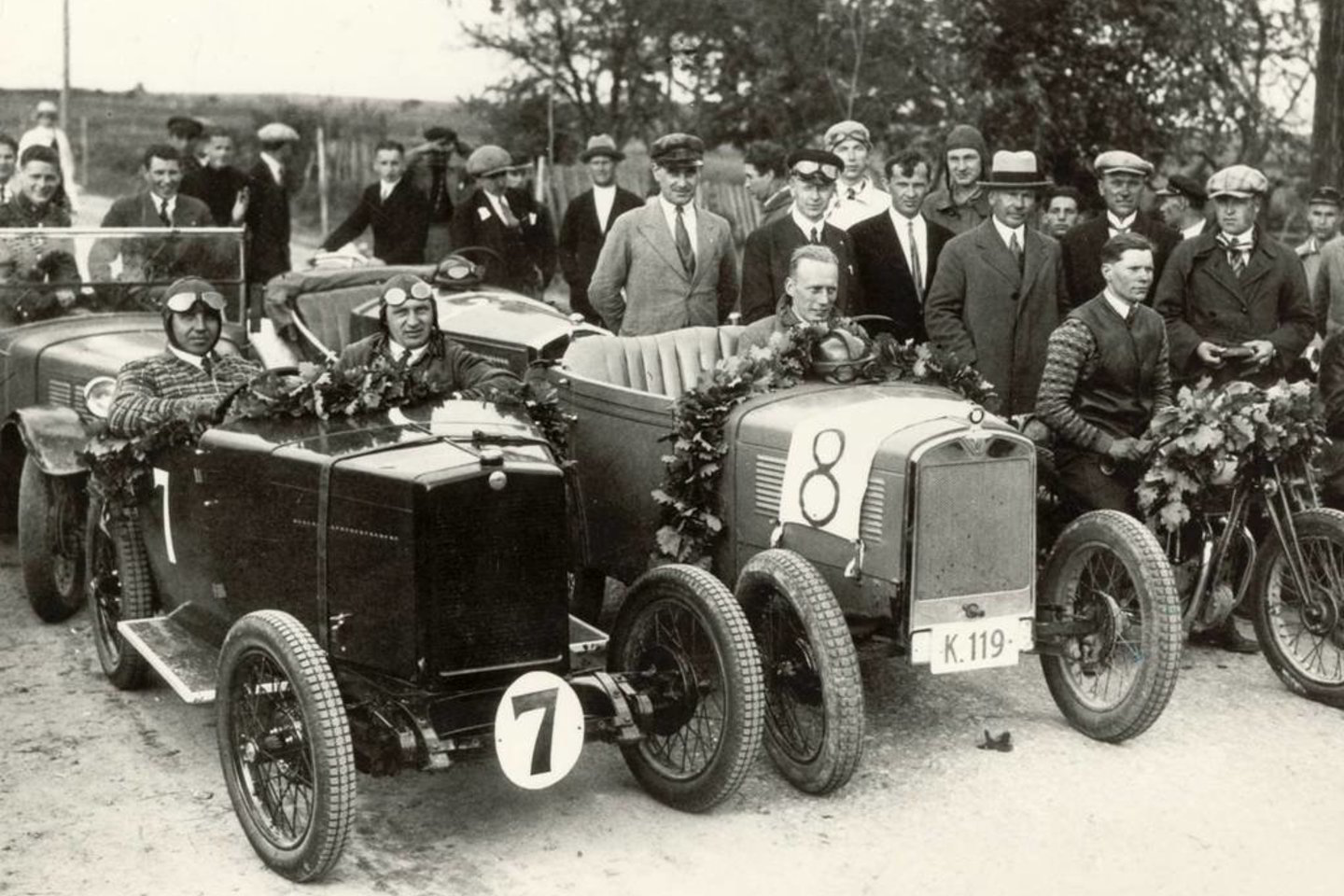 Pirmosios automobilių lenktynės Lietuvoje įvyko 1931 metais.