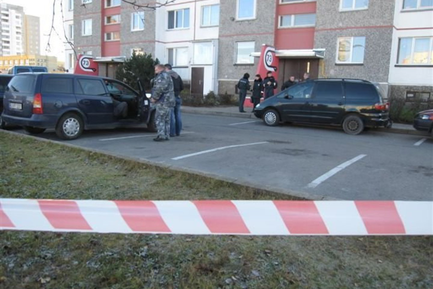 Teritorija prie Kniaudiškių 73 namo aptverta ir saugoma policijos.