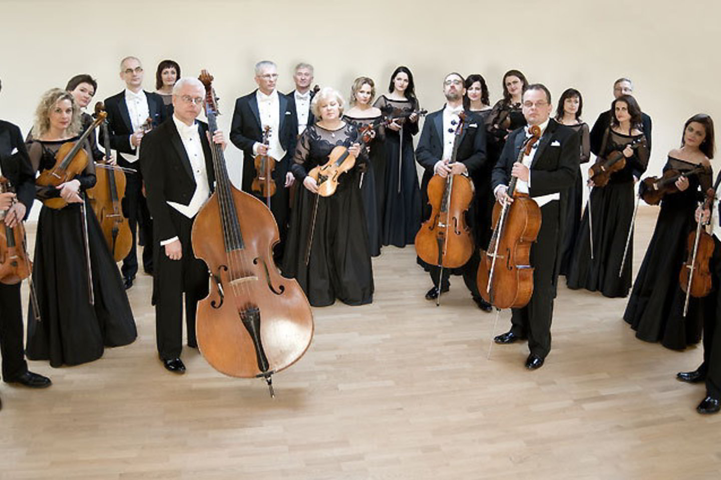 Klaipėdos koncertų salės kamerinis orkestras.