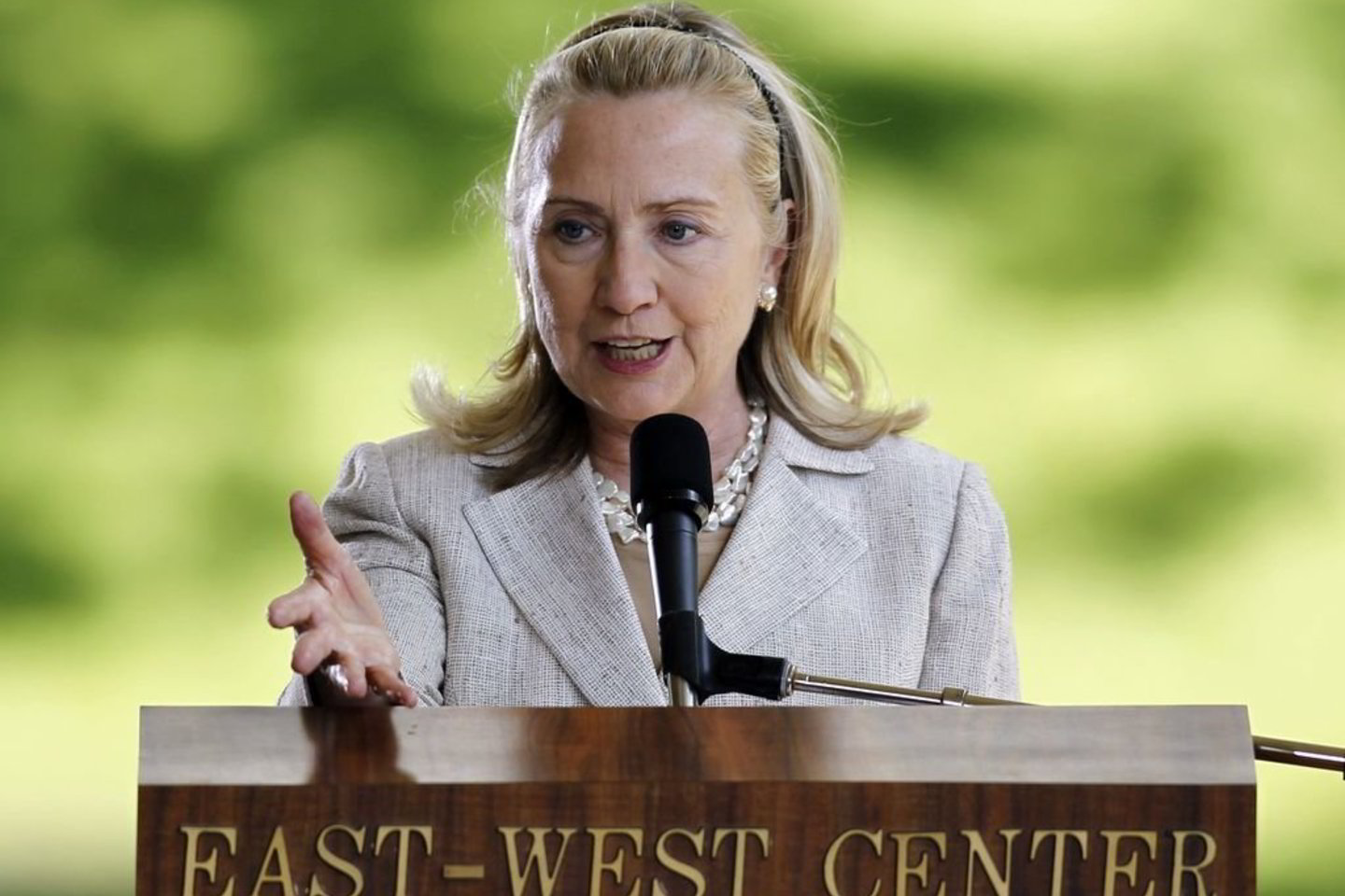 H.Clinton tapo aukščiausio rango JAV pareigūne, pastaraisiais mėnesiais viešai išsakiusia susirūpinimą dėl padėties Tibete ir Chen Guangchengo arešto.