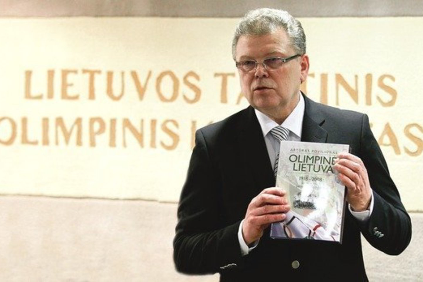 Šiais metais A.Poviliūnas apgynė socialinių mokslų daktaro disertaciją.