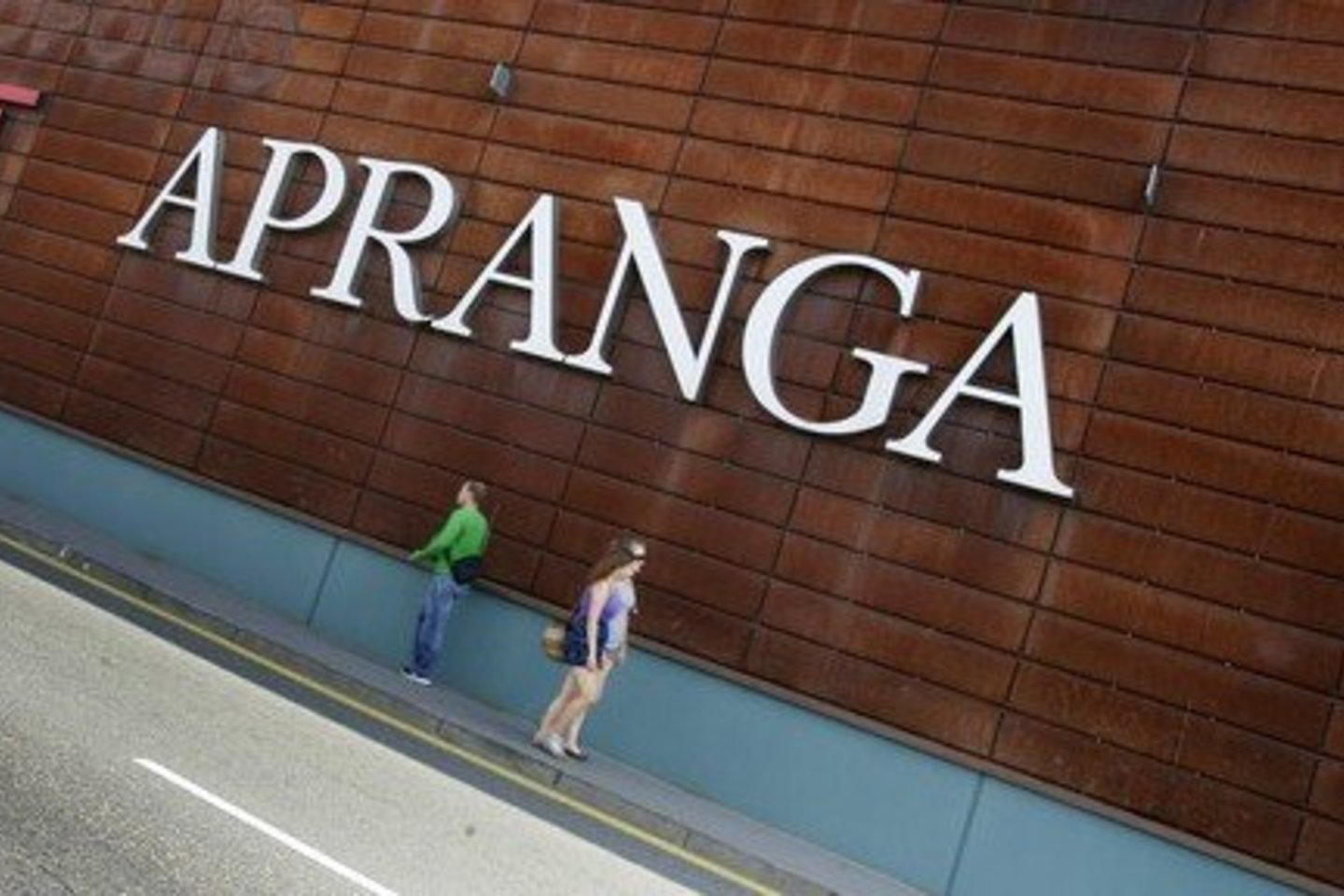 „Aprangos“ grupė Baltijos šalyse valdo 121 parduotuvės tinklą.