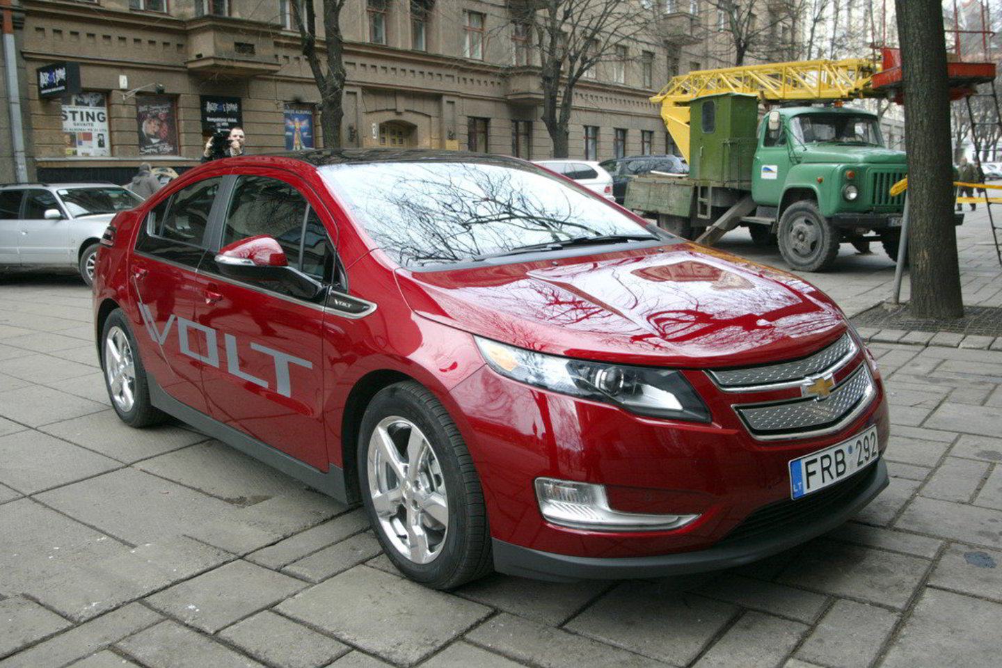 „Chevrolet Volt“ Europoje dar nepardavinėjamas, moteris jį pirko Jungtinėse Amerikos Valstijose surengtame aukcione.