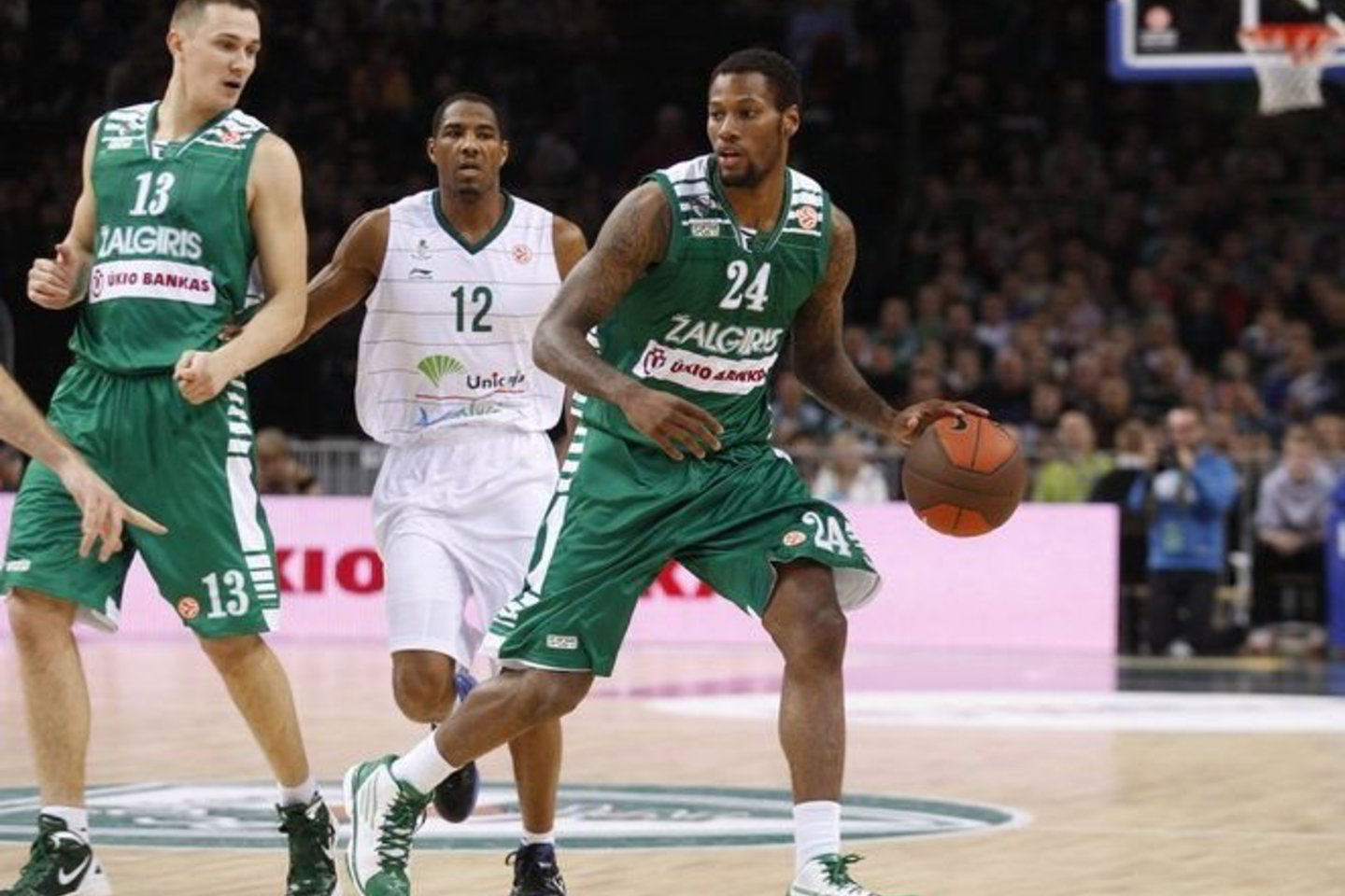 "Unicaja" legionierius T.Dardenas (12 nr. , balta apranga) ne tik nesustabdė žalgiriečių, bet ir pats atakavo tragiškai.