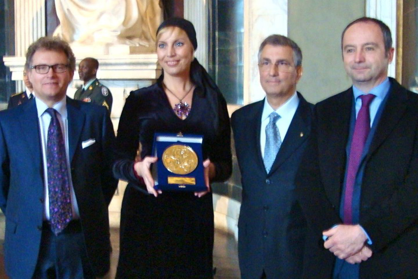 Nuotraukoje (iš kairės): Lietuvos ambasadorius Italijoje Petras Zapolskas, OHLB „Kraujas“ pirmininkė Dalia Bielskytė, Italijos šv. Martyno instituto prezidentas Roberto Lupi, Lietuvos Garbės konsulas Florencijoje Enrico Palasciano.
