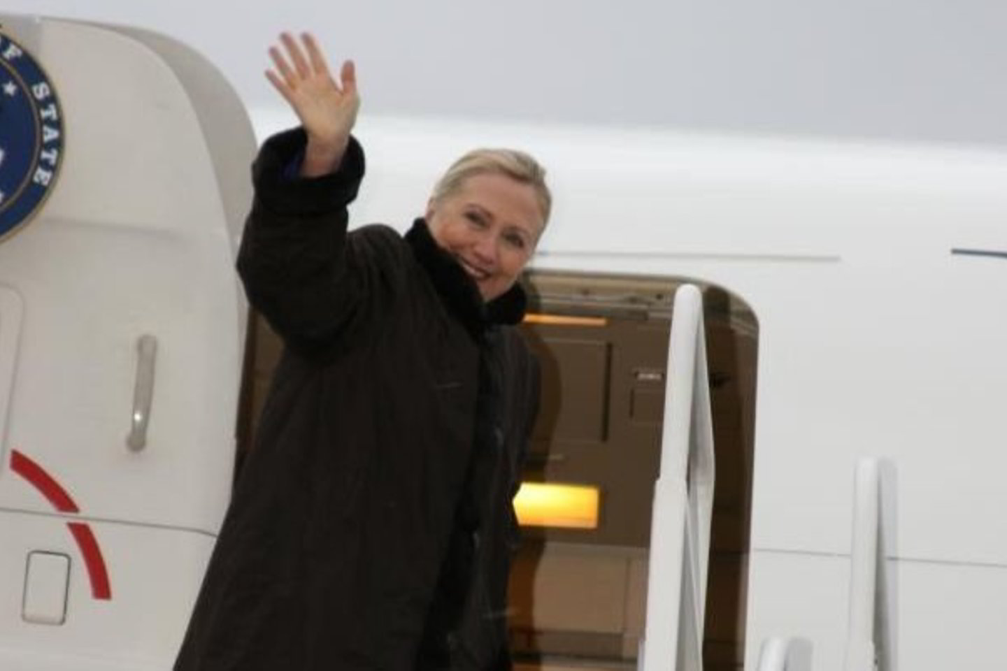 H.Clinton antradienio popietę atsisveikino su Vilniumi.