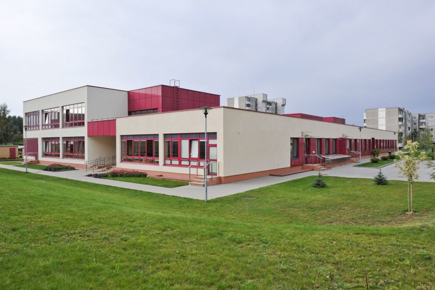 Siūloma, kad ugdymo įstaigos vadovautųsi sveikatos specialistų rekomendacijomis, kokias statybines medžiagas naudoti patalpoms, skirtoms vaikams ugdyti.