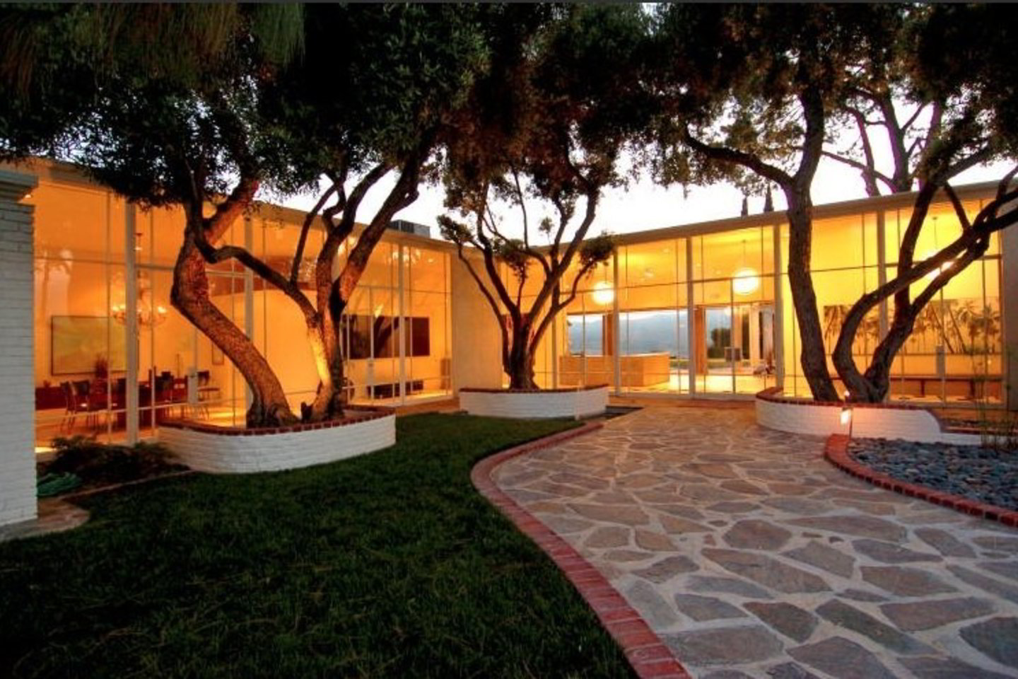farraloneestate.com