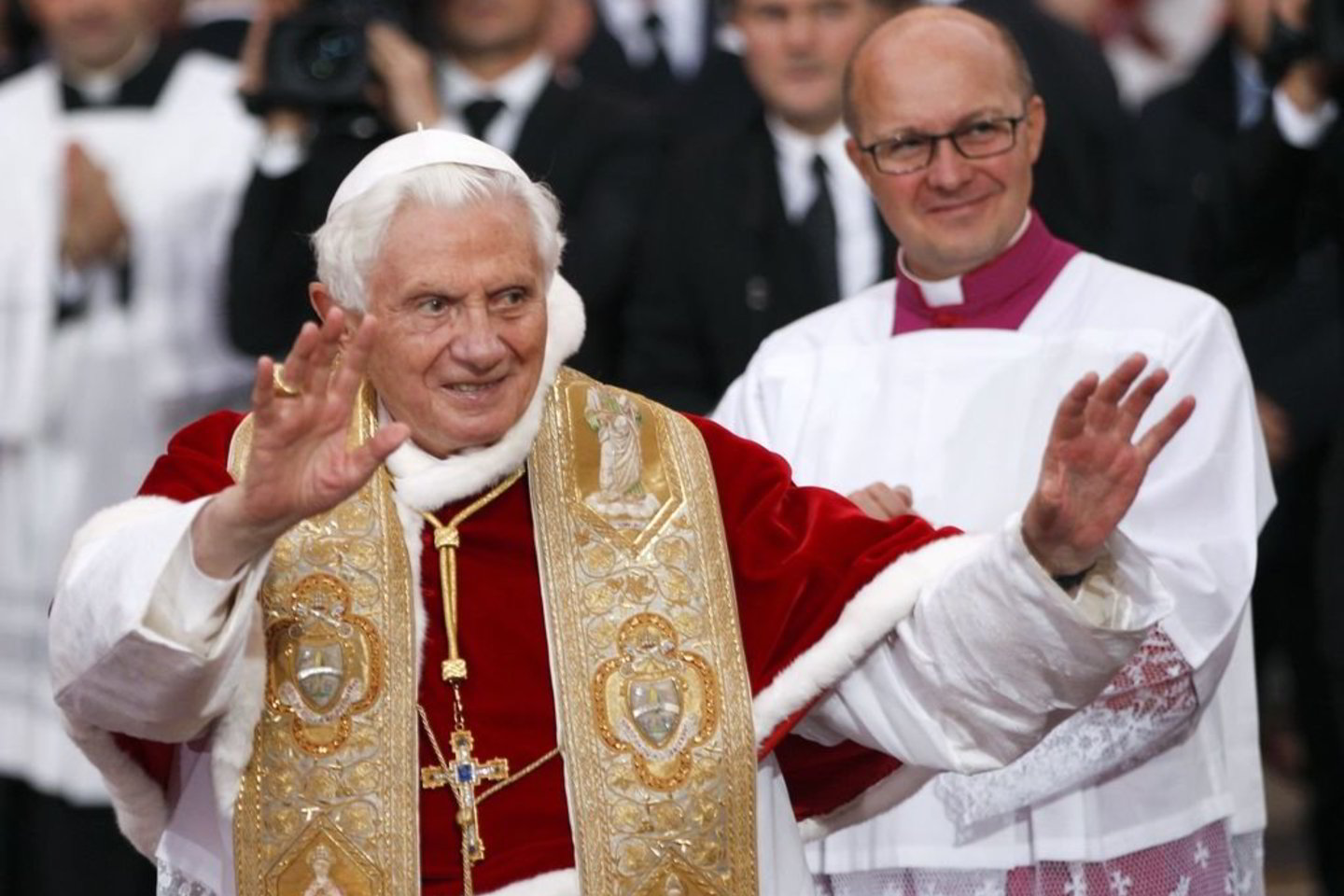 Benediktas XVI paragino tikinčiuosius melsti Švč. Marijos pašaukimo gyventi krikščioniškai ir neprarasti vilties.