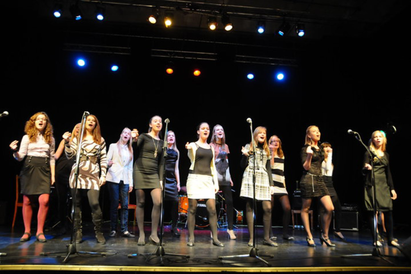 Jungtinis S. Šimkaus konservatorijos ir Klaipėdos jaunimo centro džiazo studijos "Junior City Jazz" mokinių choras.