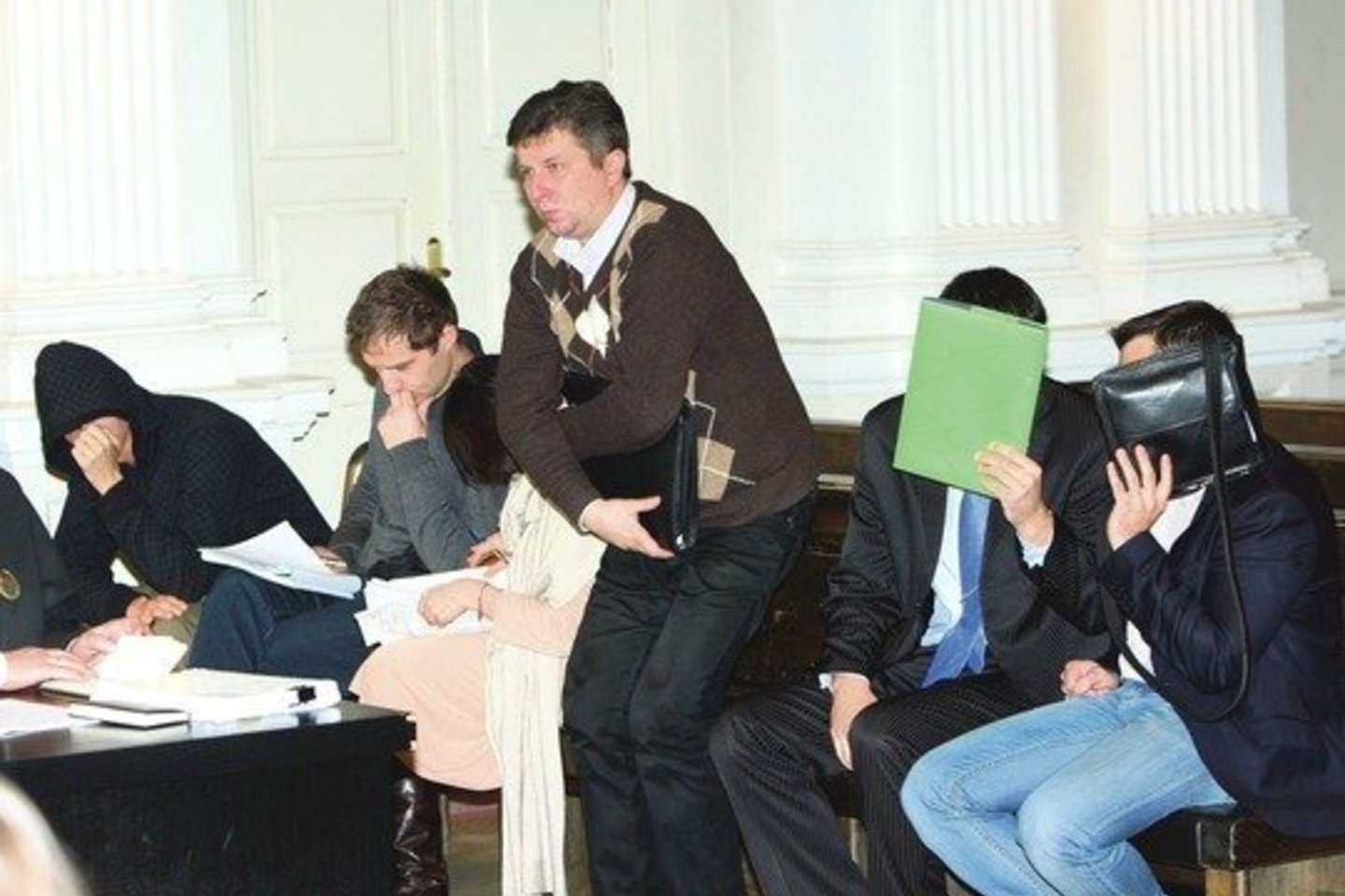 Striptizo klubų administratorių darbo užkulisius teisme atskleidė pavaldiniai.