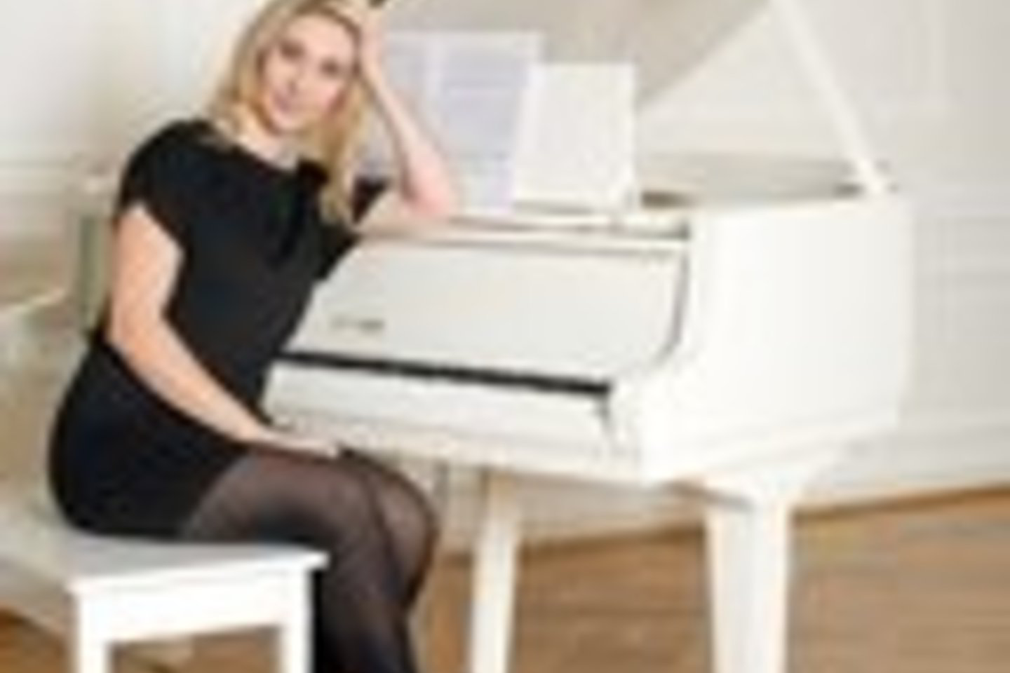 Pianistė B. Asevičiūtė ieško naujų klasikos išraiškos būdų, o netikėtus amplua priima su džiaugsmu.