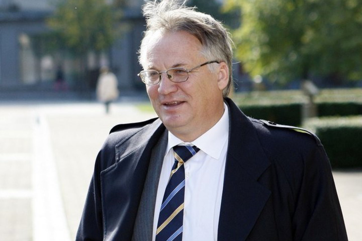 M.Laurinkus kūrė dramatišką siužetą, bet pabrėžė, kad daug dėmesio skyrė herojų psichologiniams portretams.