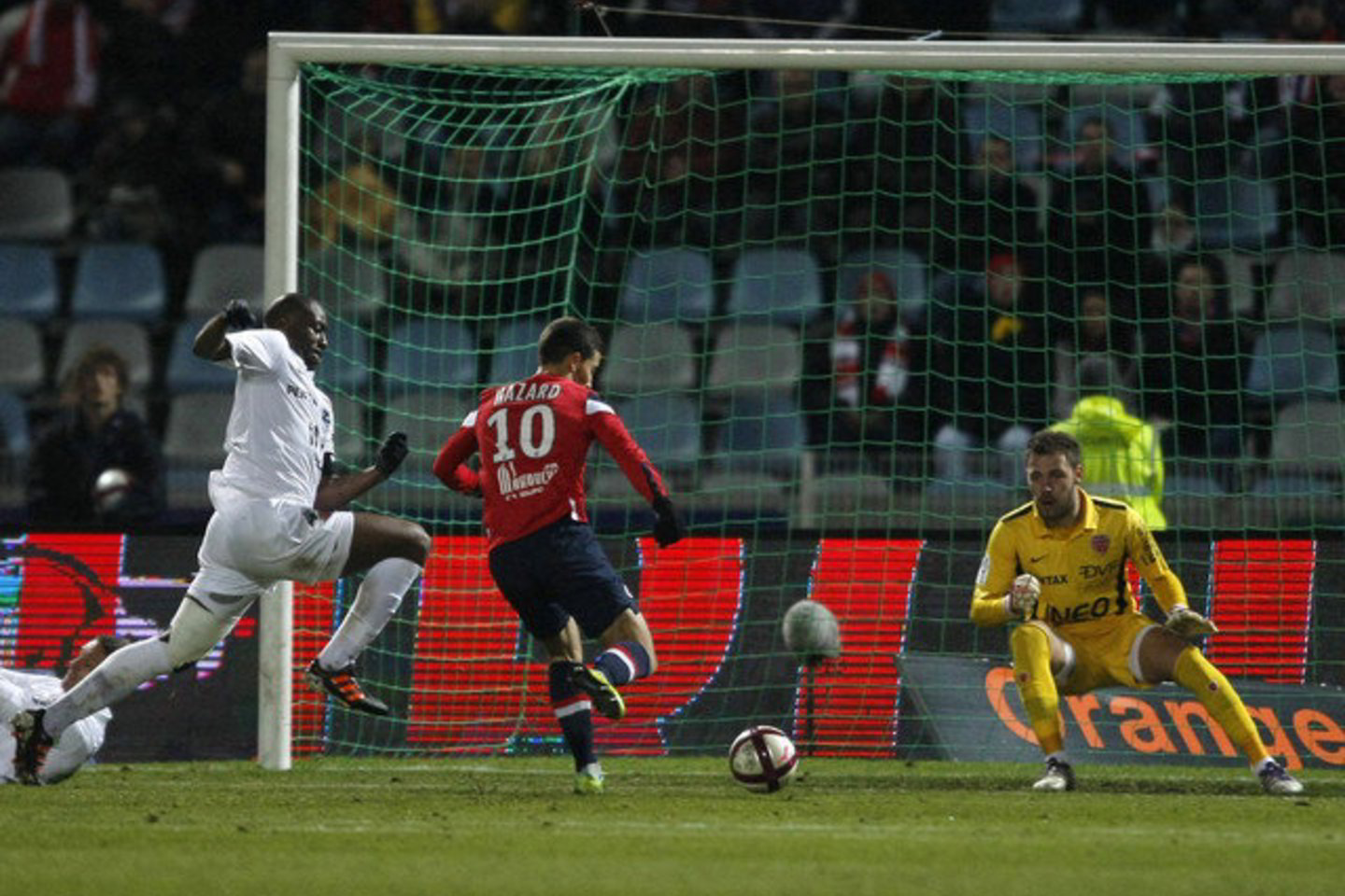 Sekmadienį namuose „Lille“ futbolininkai 2:0 (1:0) nugalėjo penkioliktojoje pozicijoje esančią „Dijon FCO“ (18 tšk.) ekipą.
