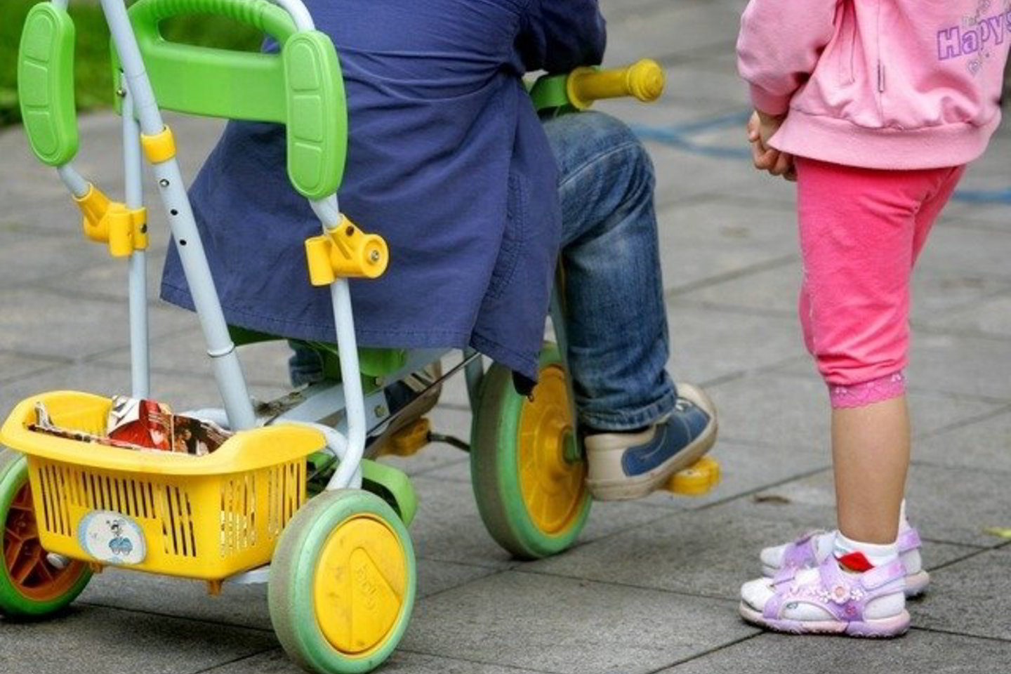 Pasak pareigūnų, vyras reguliariai lankėsi pas draugę ir, turimais duomenimis, mažiausiai vieną kartą tvirkino jos mažylę.