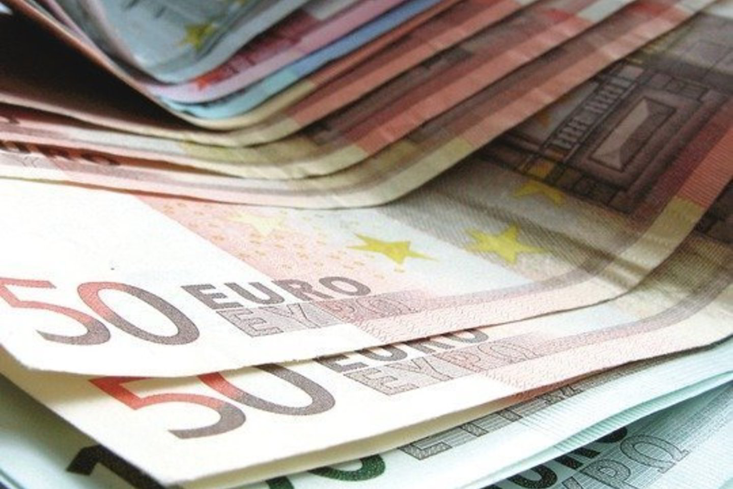 Nors Lietuva nėra euro zonos narė, siekia idealiai atitikti jai keliamas sąlygas. Tuo tarpu ekonomikos ekspertai dvejoja, ar jai tai pavyks.