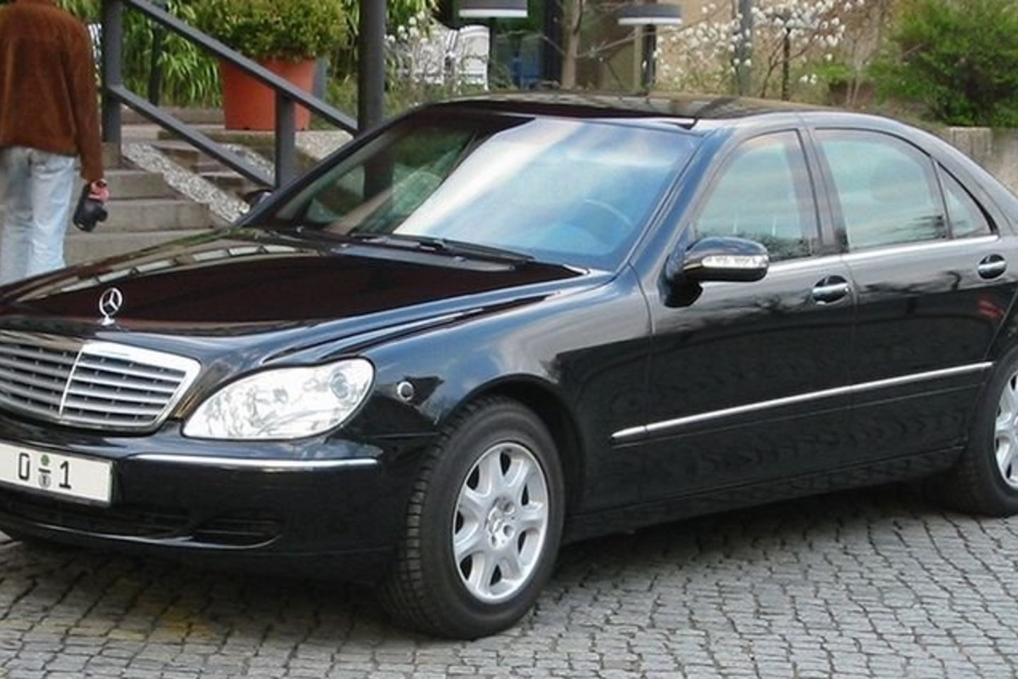 Tokiu 2004 metų gamybos S klasės "Mercedes-Benz" važinėja šalies premjeras A.Kubilius.