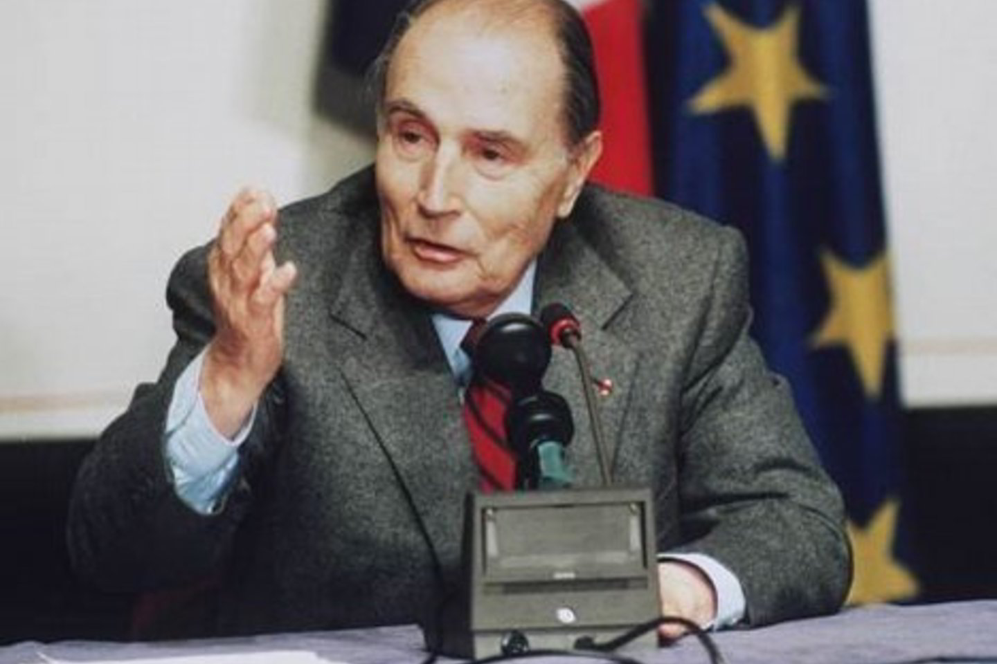 F.Mitterrand'as perdavė, kad JAV prezidento George'o Busho pozicija Baltijos šalių atžvilgiu nuosaikesnė, nei gali pasirodyti iš pirmo žvilgsnio, tačiau jis nuolat patiria Senato ir JAV visuomenės spaudimą.