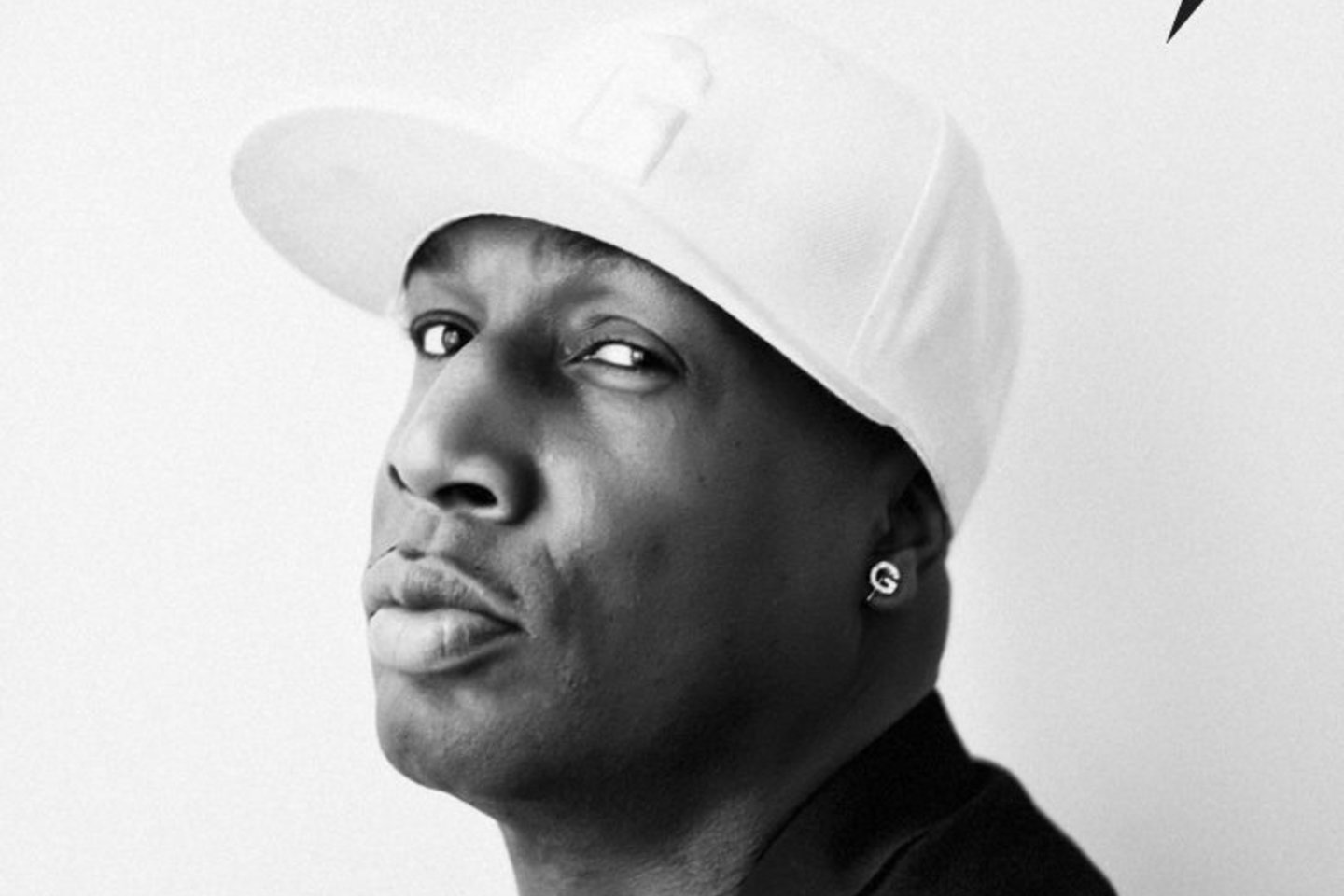 Nors ir būdamas hip-hop muzikos žanro atstovas „Grandmaster Flash & The Furious 5“ už tai, kad padarė milžinišką įtaką muzikos industrijai 2007 metais buvo įamžintas Rokenrolo šlovės muziejuje, šalia tokių „dinozaurų“ kaip Elvis Preslis.