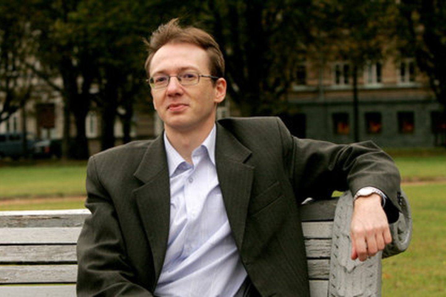 "Pastaruoju metu aplinka Lietuvai tampa vis mažiau draugiška, tačiau tai nereiškia, kad dėl to yra kalta Lietuvos diplomatija arba mūsų politika", - sako T.Janeliūnas.